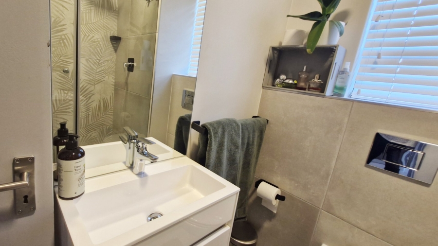 32 Bedroom Property for Sale in Table View Western Cape